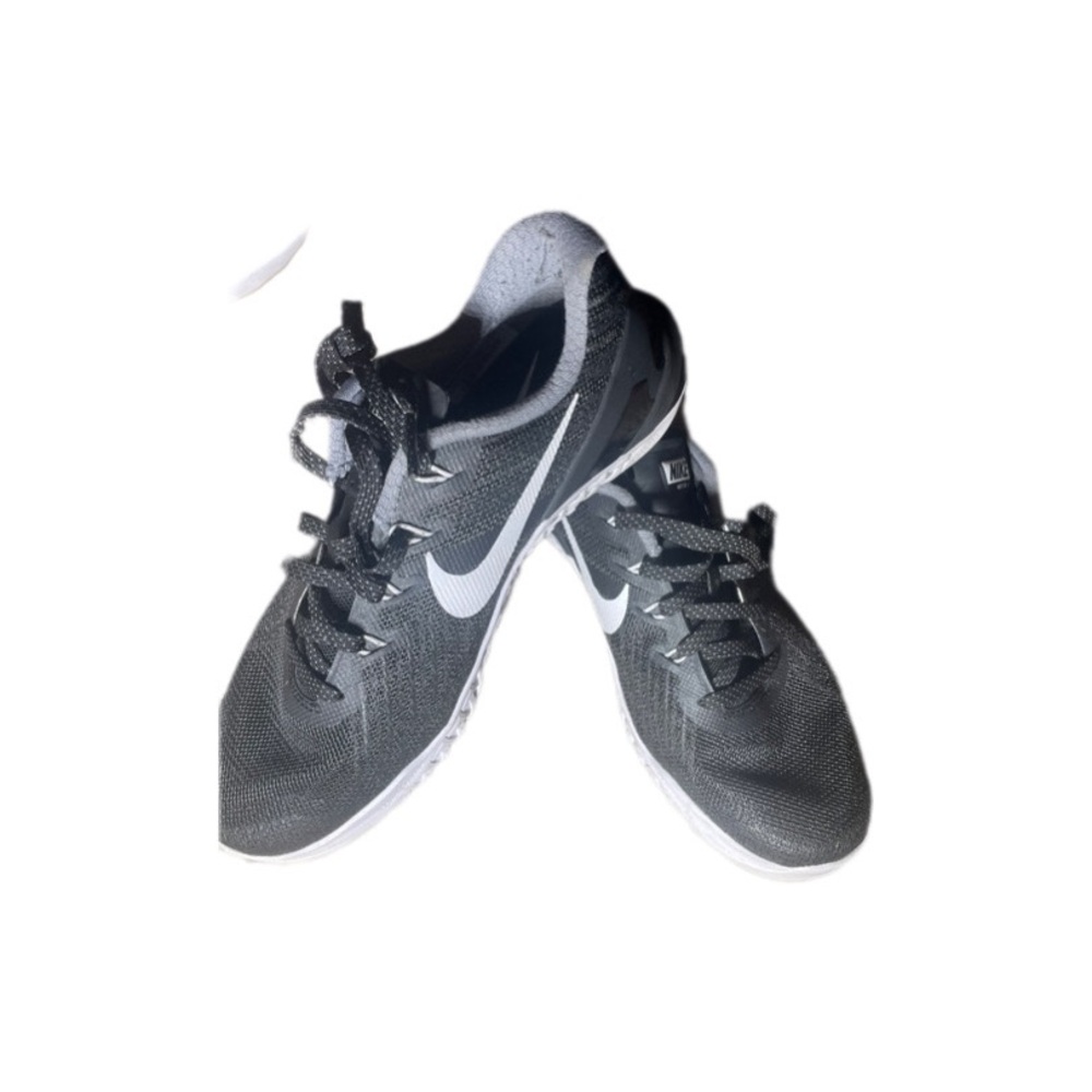 Nike’s - Picture 3 of 3